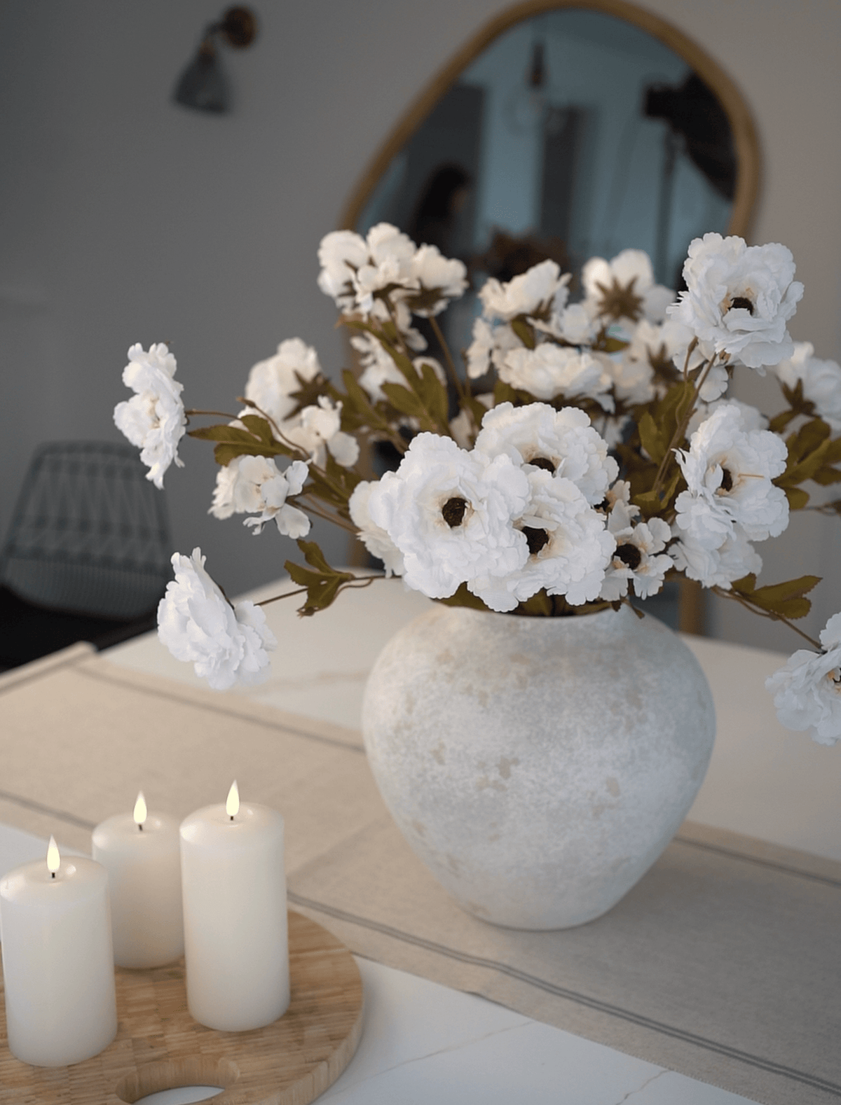 Faux Moutan Peony - White (8 Stems / 46 Peonies)